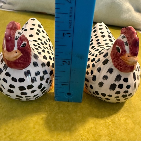 Vintage Speckled Hens Shaped pepper and salt shakers by Jay Ceramics. - Picture 6 of 6